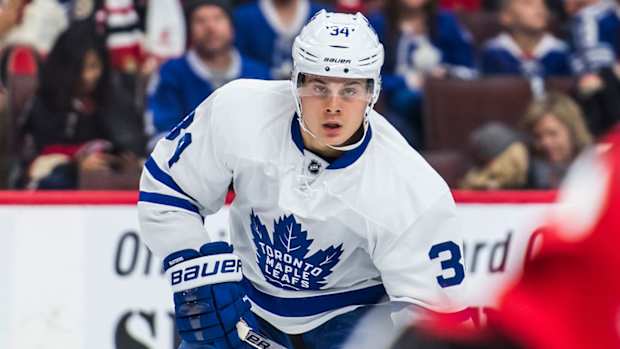 auston-matthews-wendel-clark-point-after.jpg